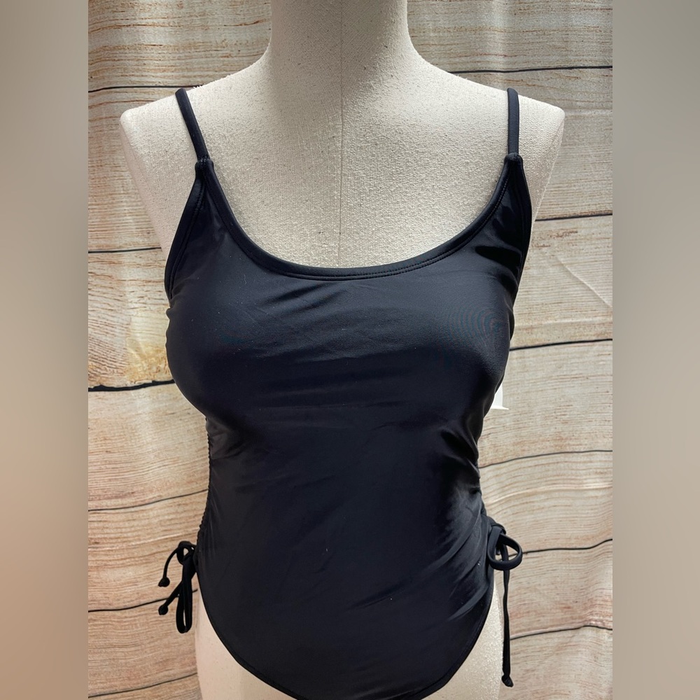 Black bathing suit 😎 - Picture 6 of 9